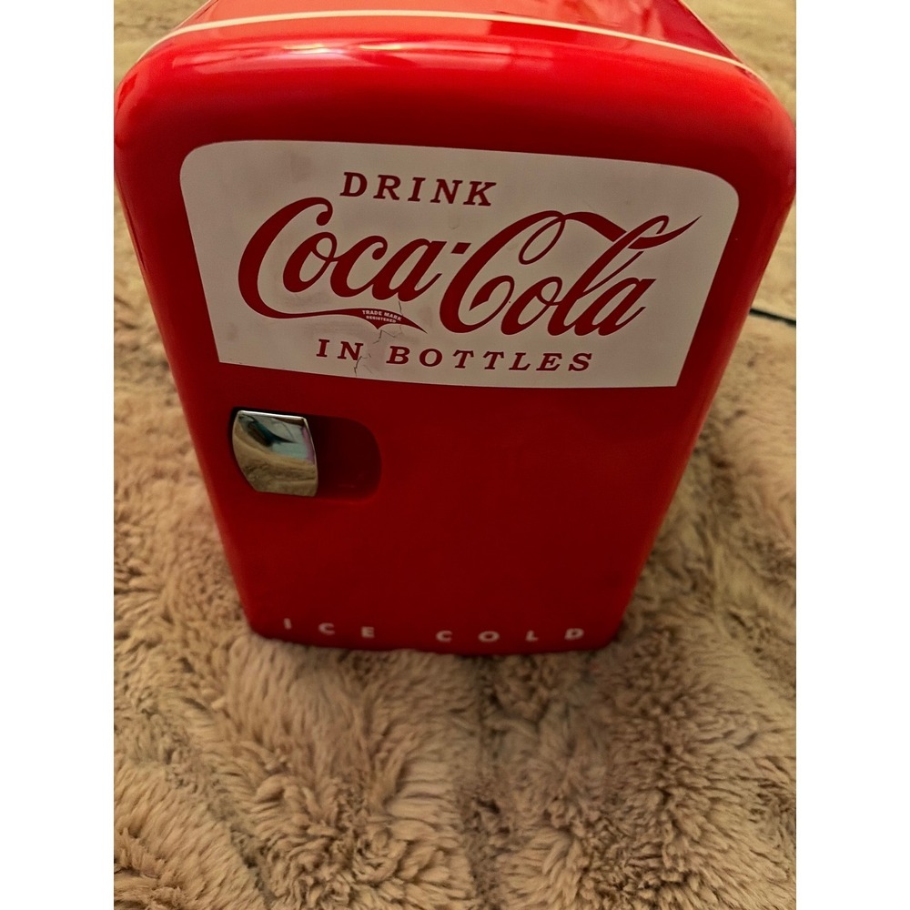 Coca-Cola Koolatron Mini Fridge Personal Cooler Warmer Red KWC-4U 4L 6 Can